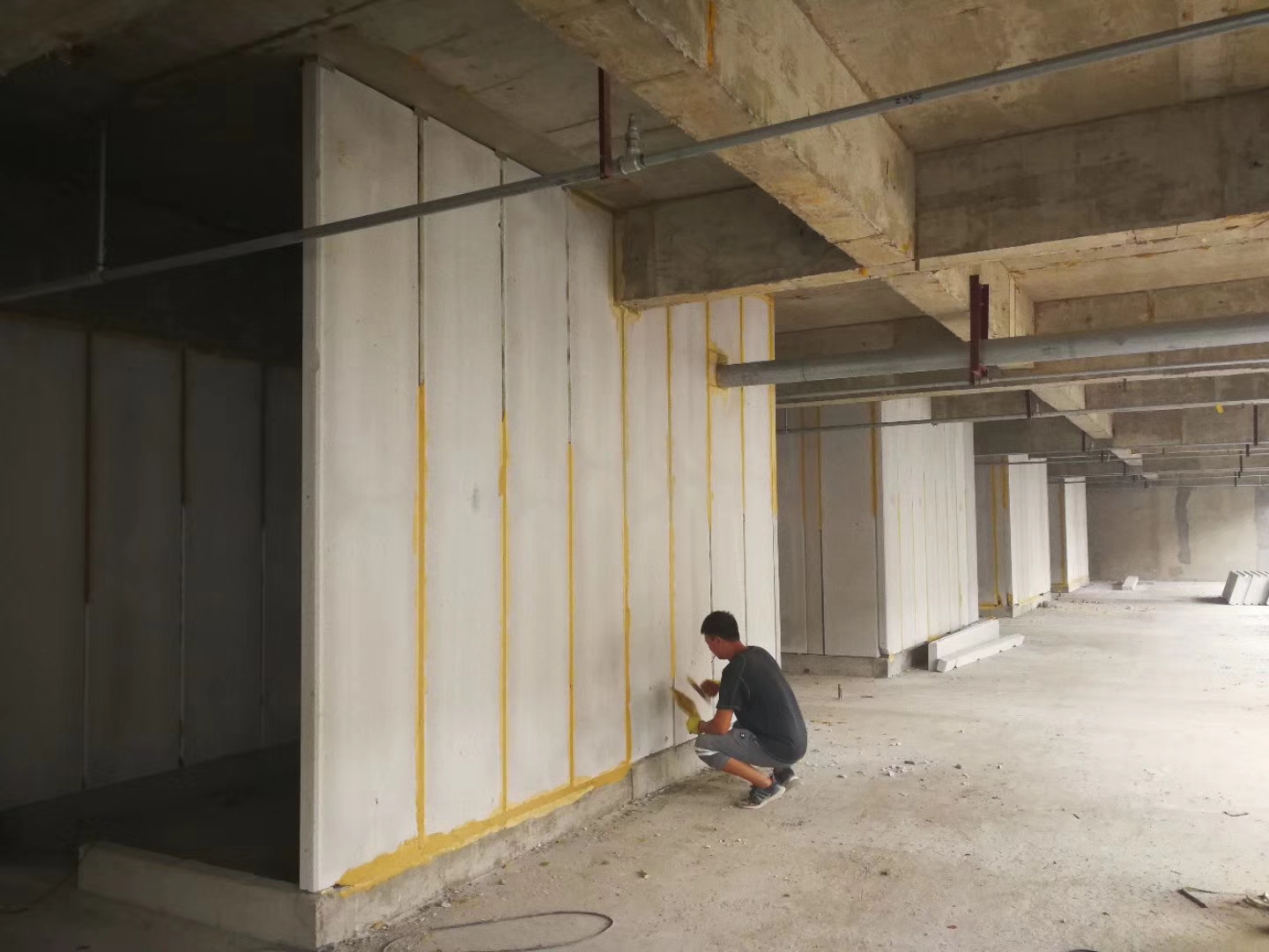 井陉无机发泡轻骨料混凝土隔墙板施工技术性能研究